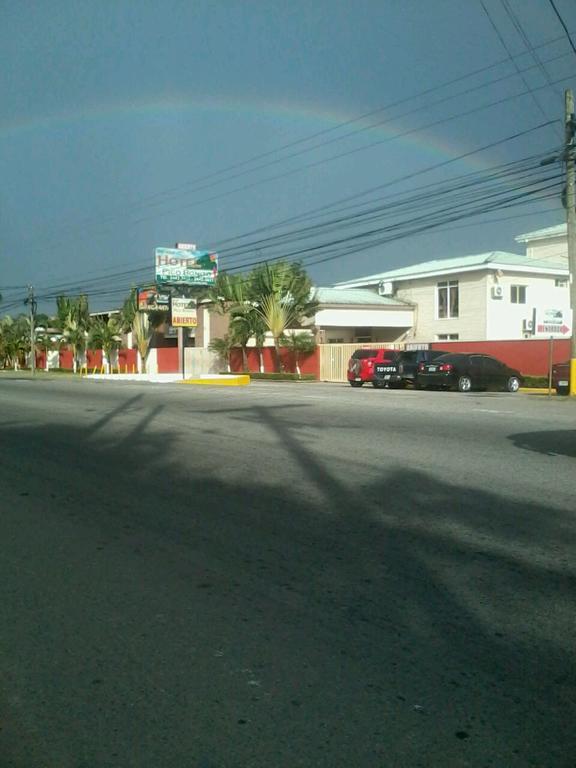 Apart Hotel Pico Bonito La Ceiba Eksteriør bilde